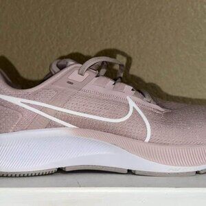 Women’s Nike Air Zoom Pegasus size 10